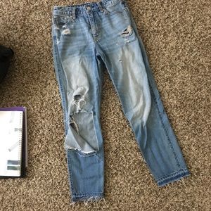abercrombie and fitch distressed mom jeans 25